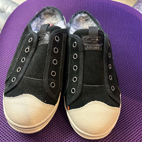 Skechers Shoes - Like new - faux fur lined Sketchers slip on sneakers - size 7.5
